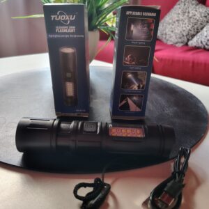 Linterna recargable telescopica